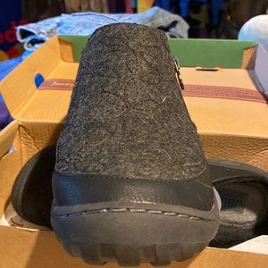 Jambu Women's Crimson Slide Comfort Mule